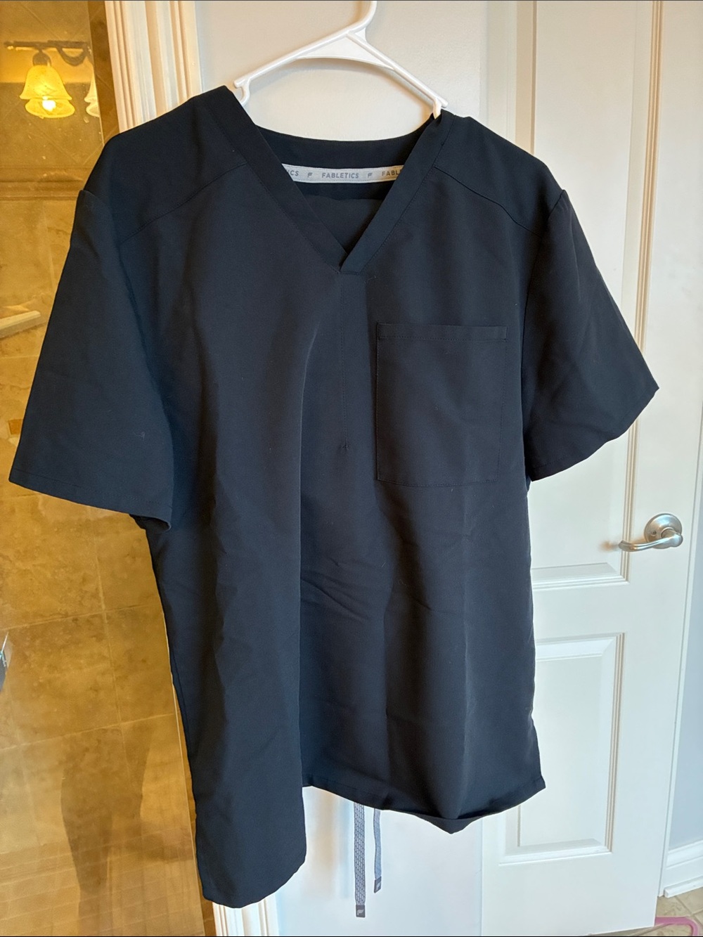 Fabletics Black Men's V-Neck Short Sleeve Tee